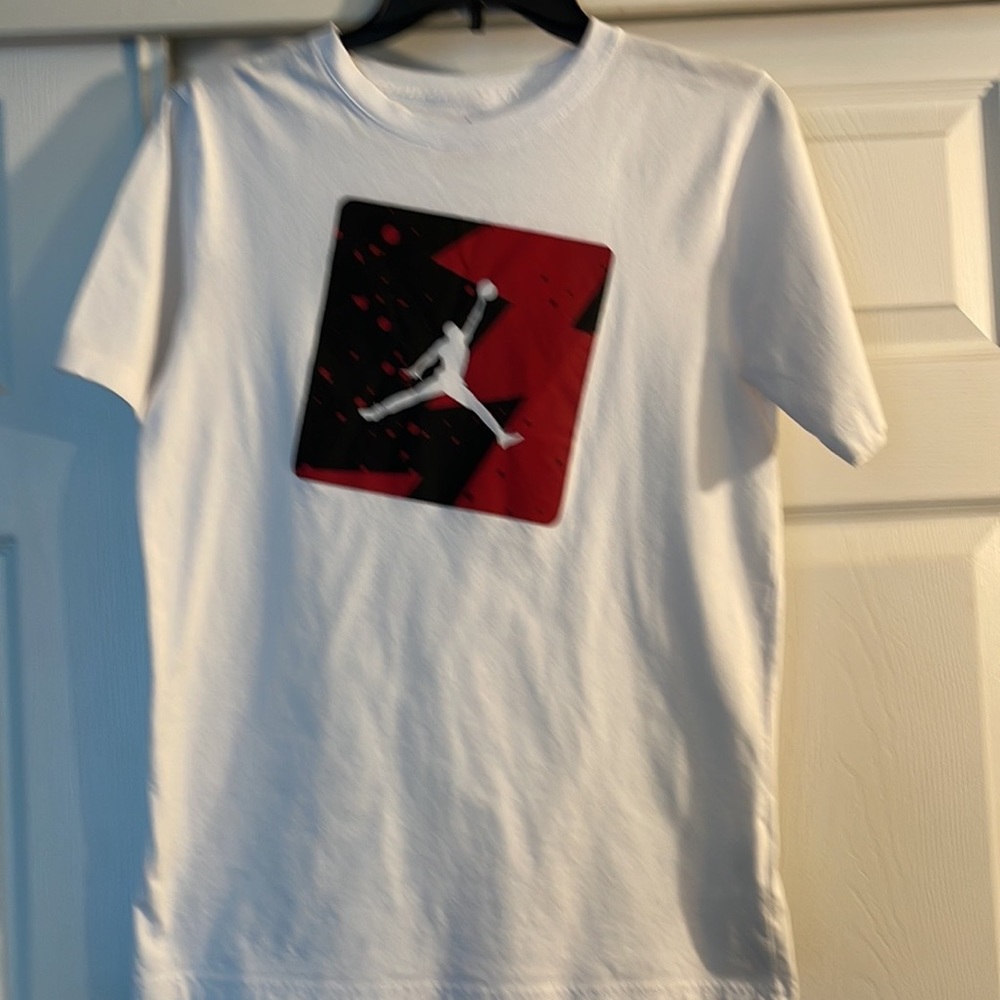 Selling a youth Michael Jordan t-shirt.